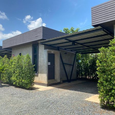 ホテル The Loft House Sakaeo Watthana Nakhon エクステリア 写真