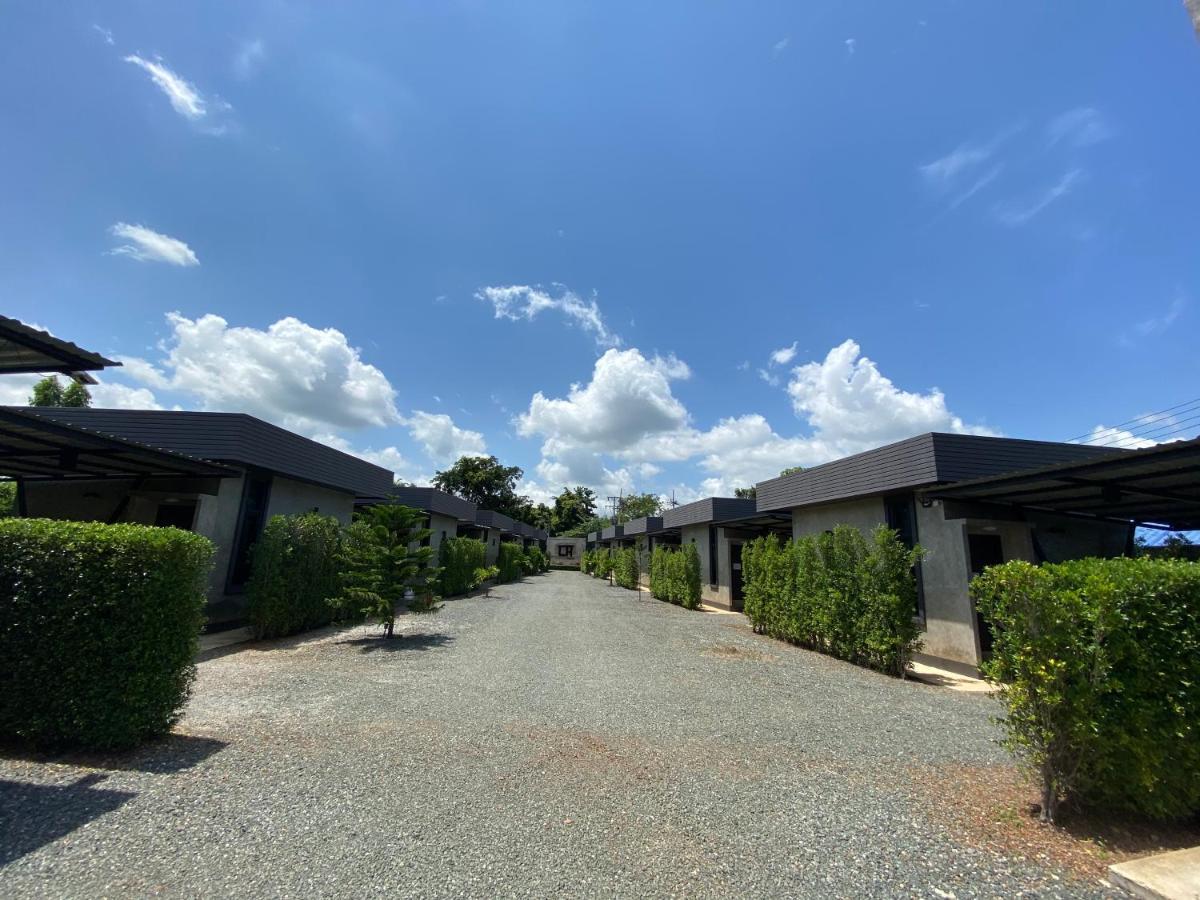 ホテル The Loft House Sakaeo Watthana Nakhon エクステリア 写真