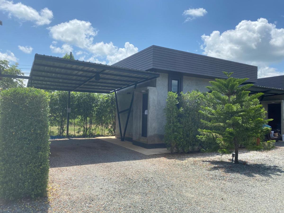 ホテル The Loft House Sakaeo Watthana Nakhon エクステリア 写真