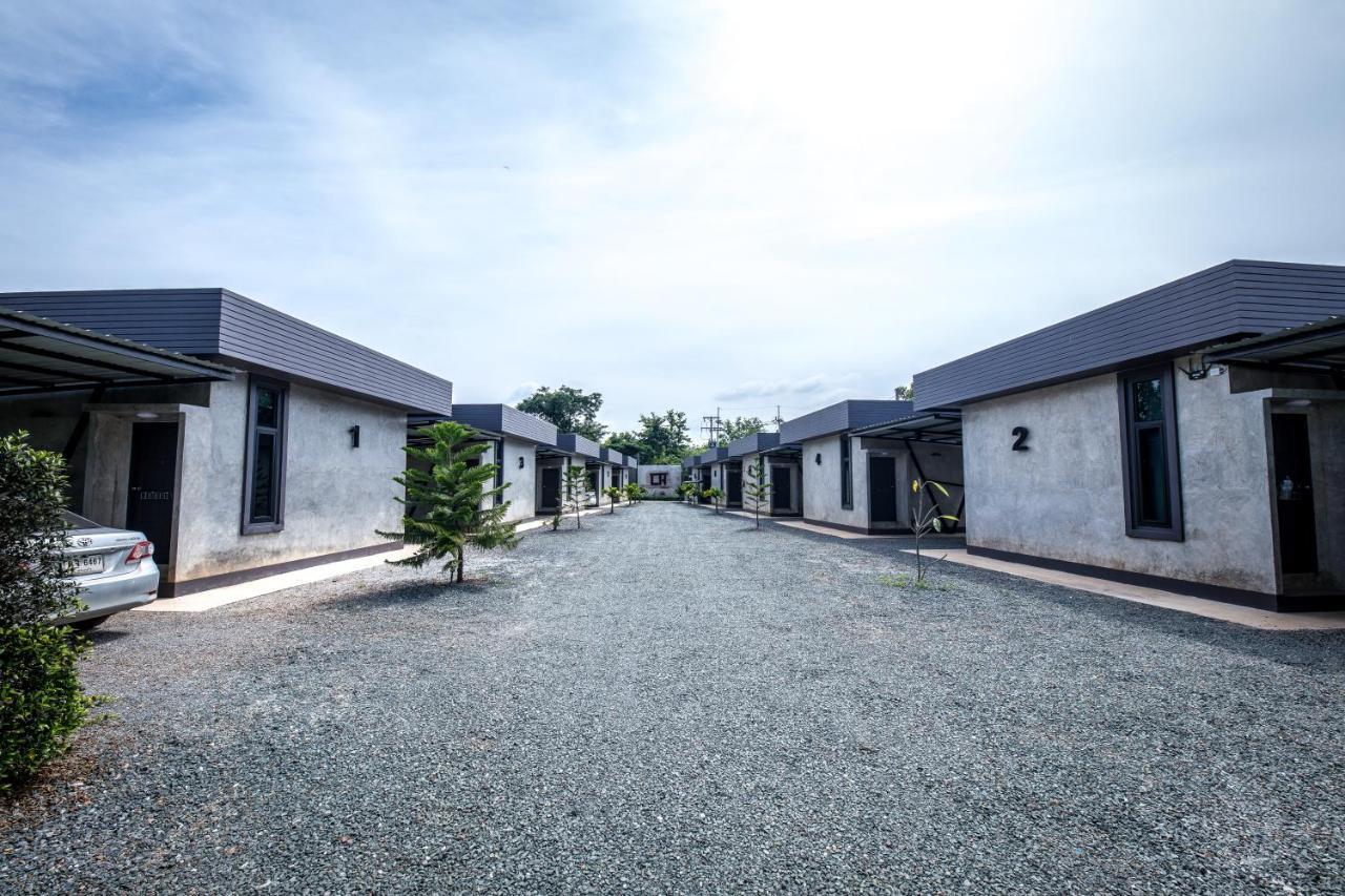ホテル The Loft House Sakaeo Watthana Nakhon エクステリア 写真
